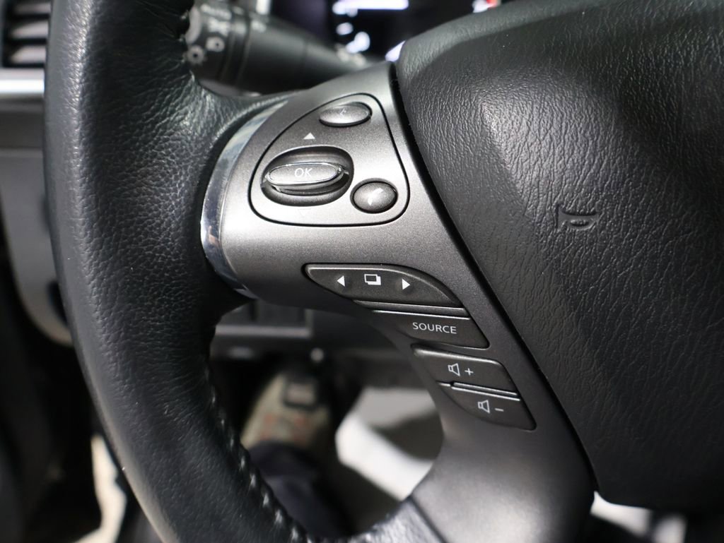 Used 2023 Nissan Murano SV image 32