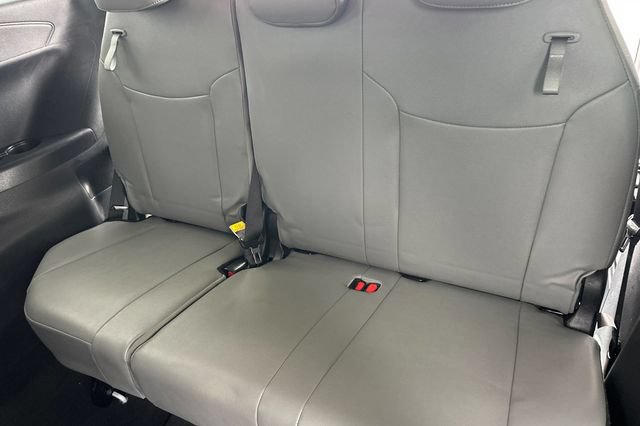 Certified 2026 Toyota Sienna XLE FWD image 19
