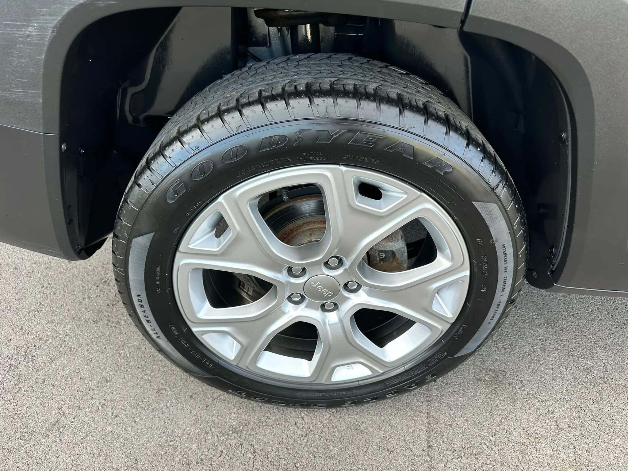 Used 2020 Jeep Renegade Limited image 17