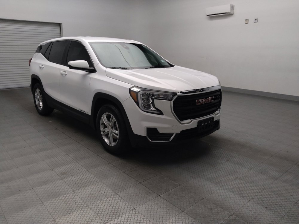 Used 2023 GMC Terrain SLE w/ LPO, Floor Liner Package image 13