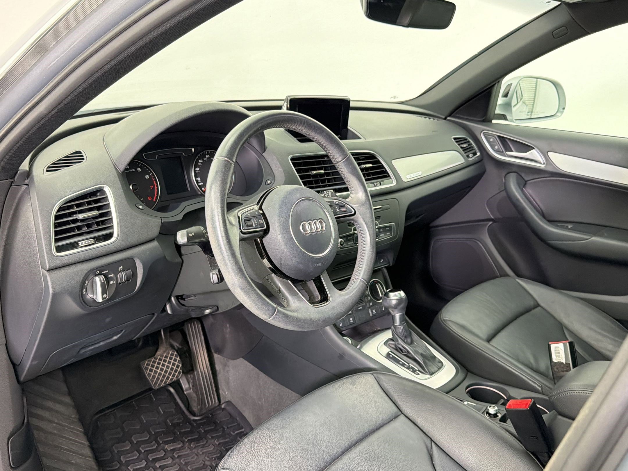 Used 2018 Audi Q3 2.0T Premium Plus w/ Premium Plus Package AWD/4WD image 4