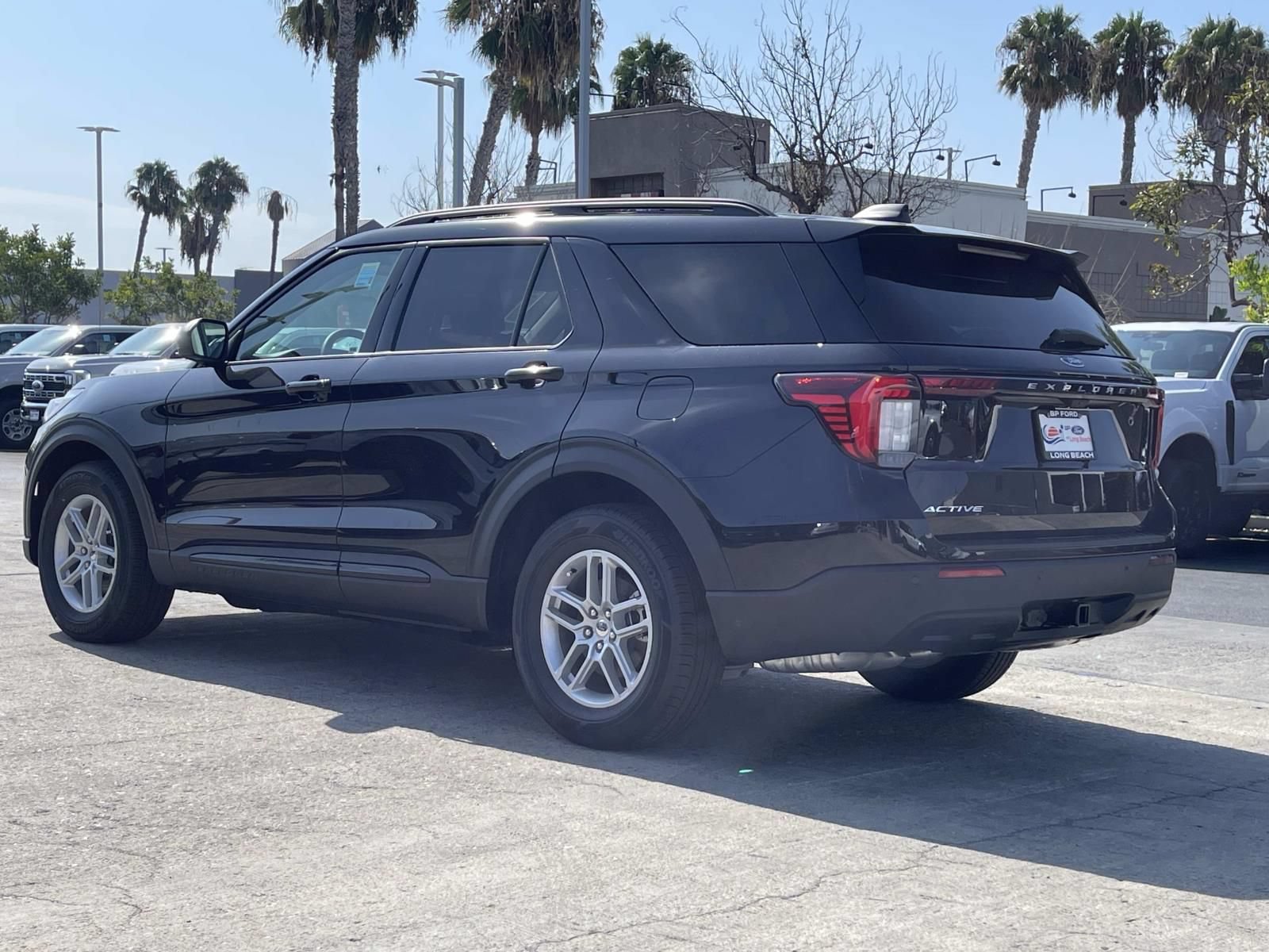 New 2026 Ford Explorer Active RWD image 4