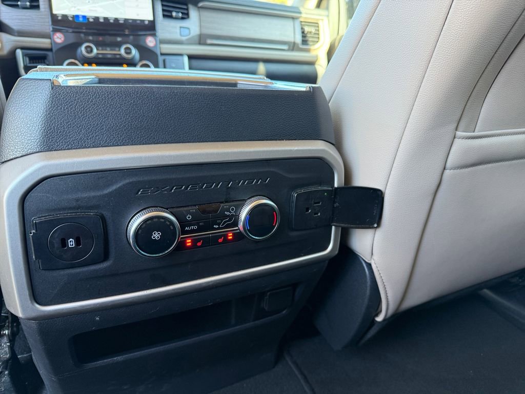 Used 2024 Ford Expedition Max Limited image 18