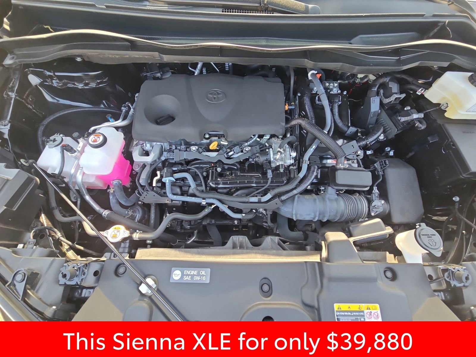 Used 2023 Toyota Sienna XLE image 38