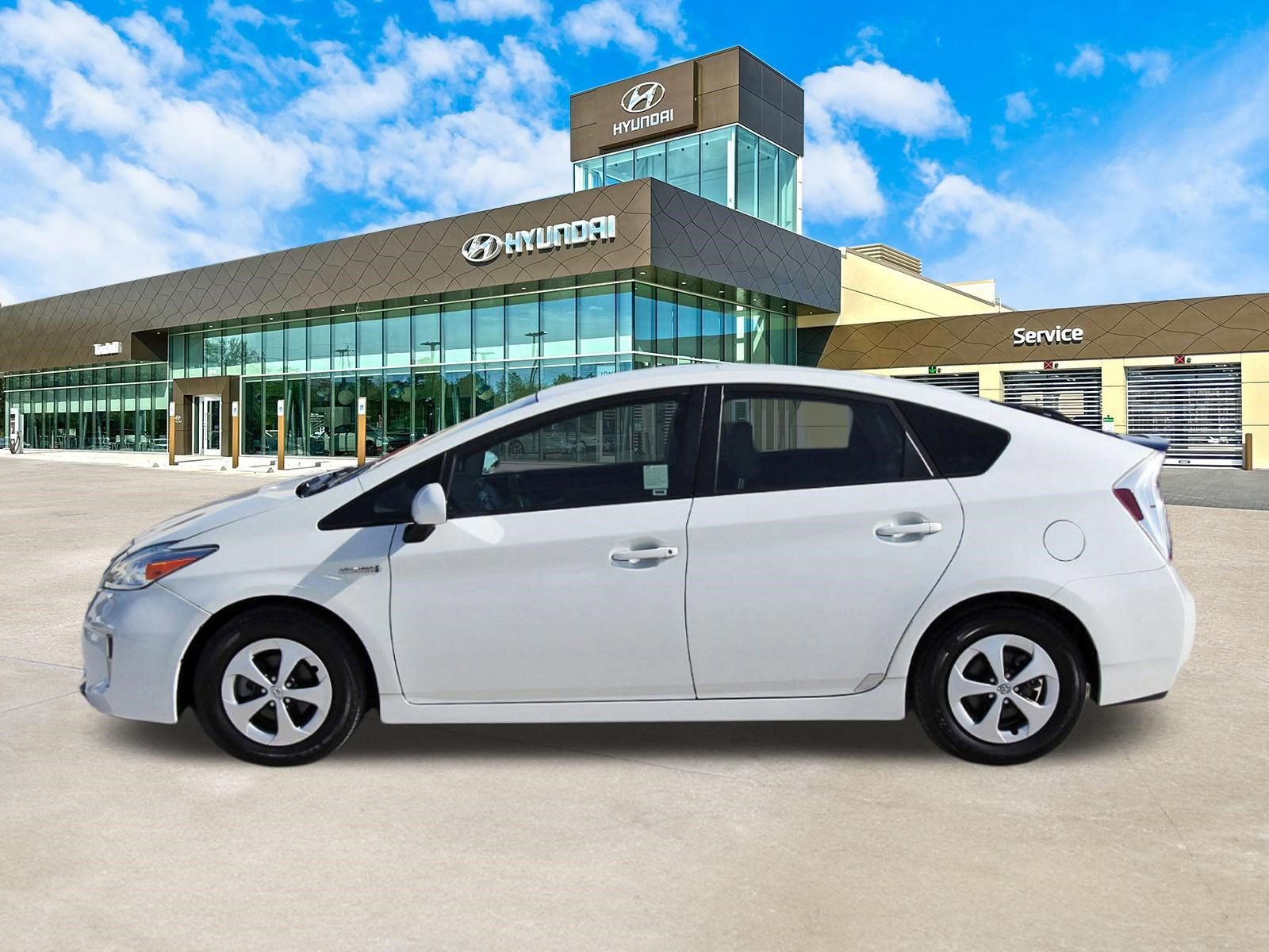 Used 2015 Toyota Prius Two image 9