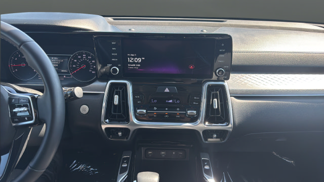 Certified 2022 Kia Sorento SX FWD image 13
