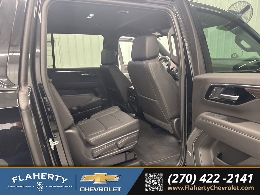 Used 2025 Chevrolet Suburban Z71 w/ Comfort Package image 15