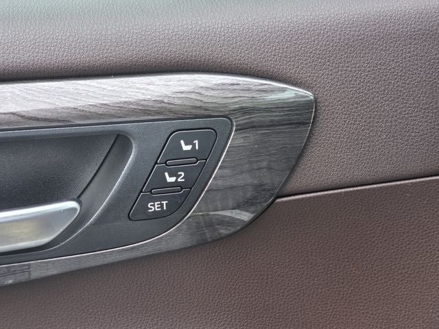 Used 2020 Toyota Highlander Limited FWD image 30