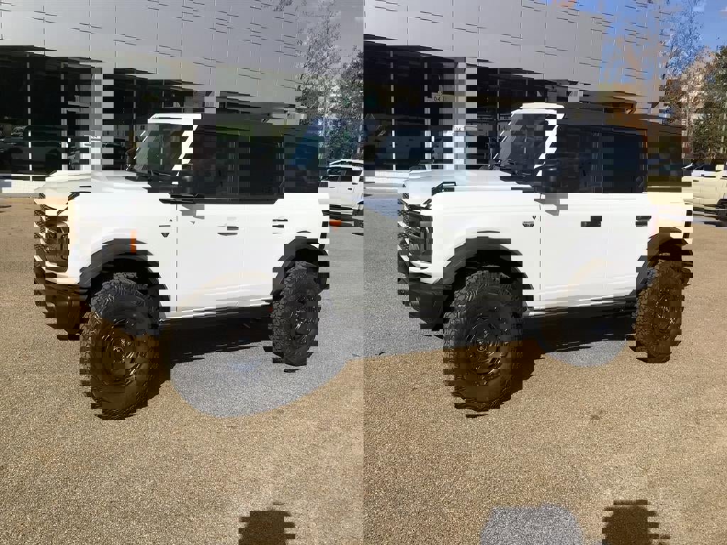 New 2025 Ford Bronco Badlands w/ Sasquatch Package image 2