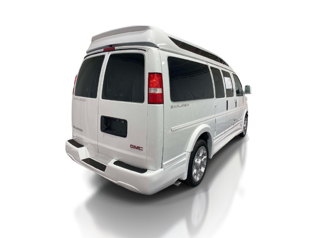 Used 2024 GMC Savana 2500 w/ Driver Convenience Package RWD image 4
