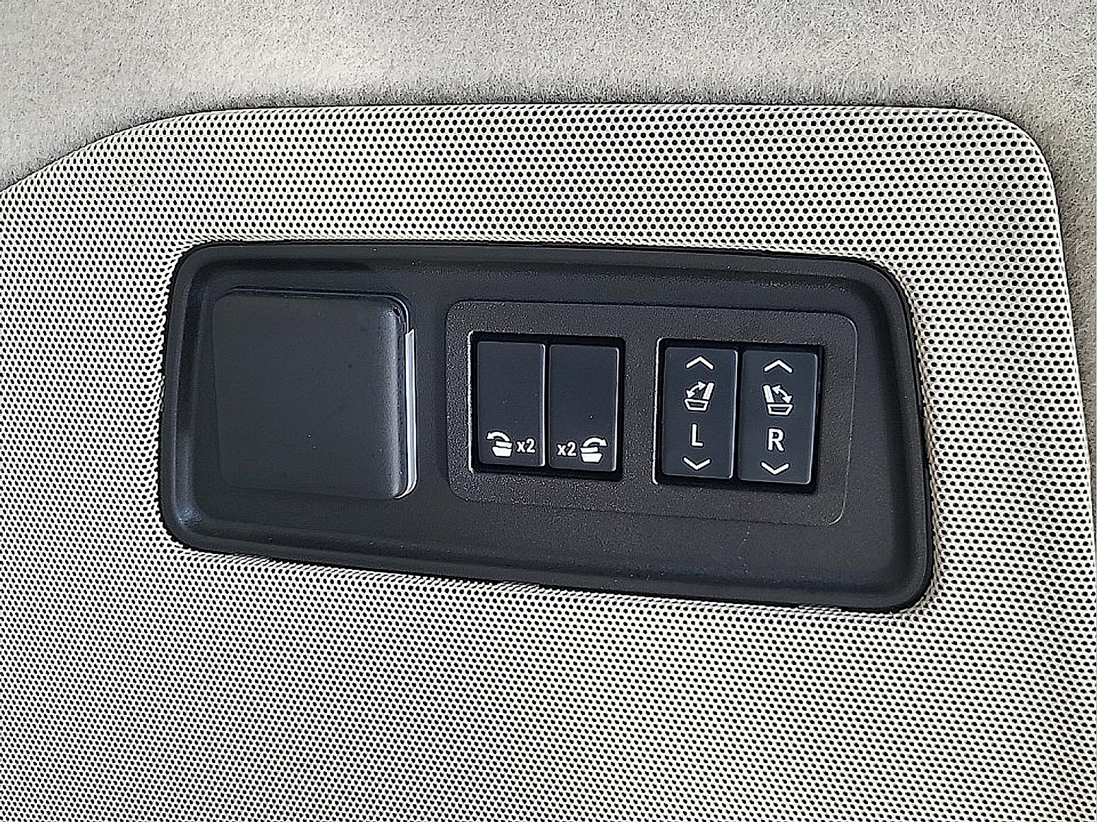 Certified 2025 Cadillac Escalade Sport Platinum AWD/4WD image 36