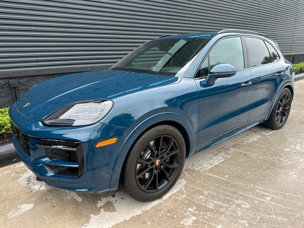 Certified 2025 Porsche Cayenne GTS AWD/4WD image 7