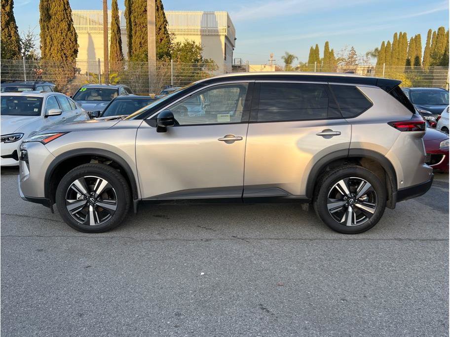 Used 2025 Nissan Rogue SL image 7