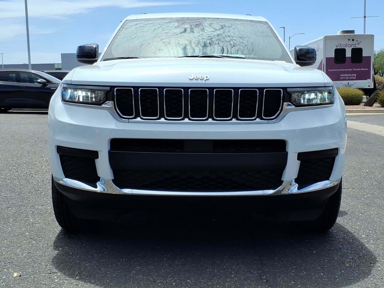 Used 2025 Jeep Grand Cherokee L Laredo AWD/4WD image 2