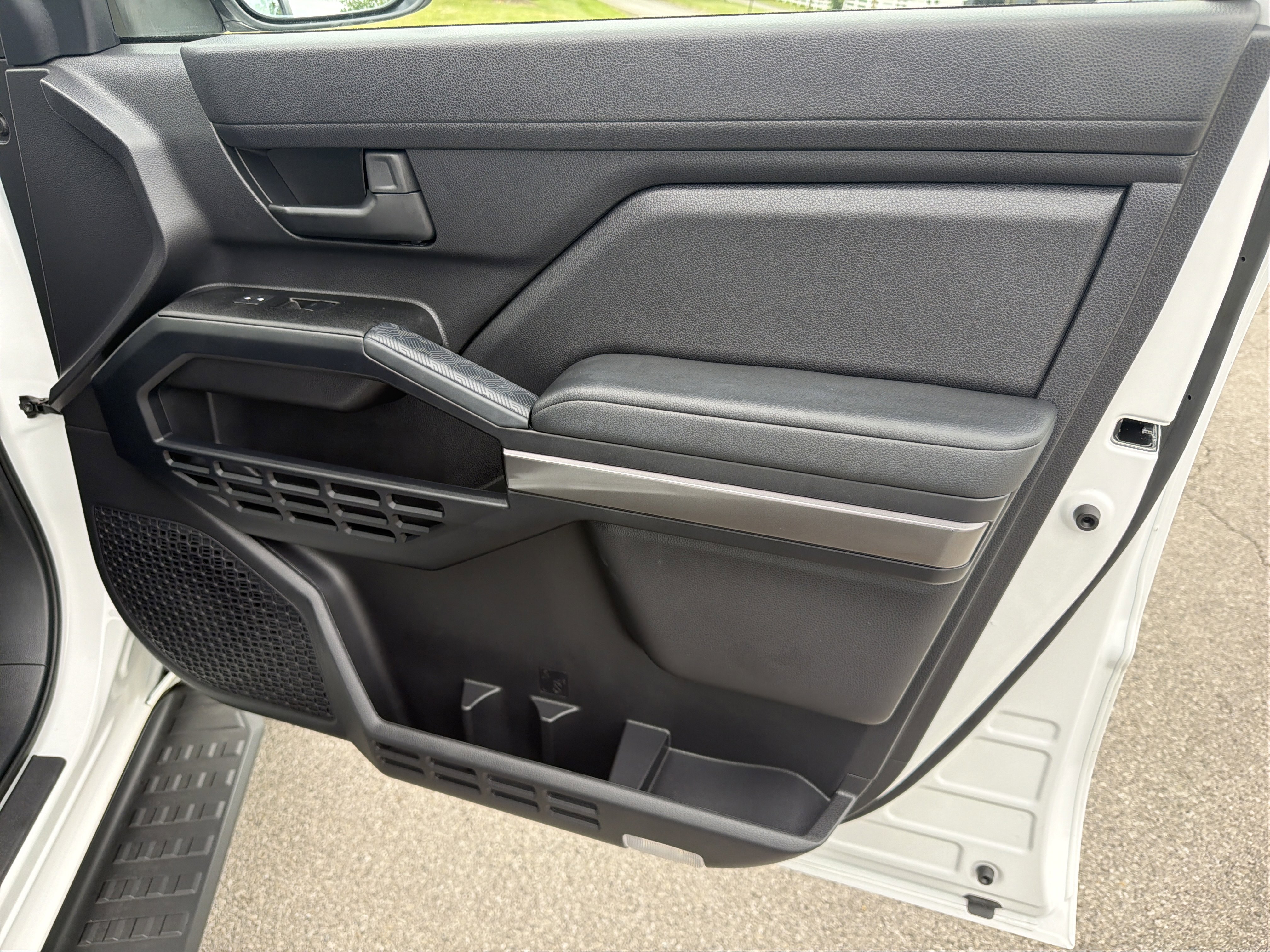 Certified 2025 Toyota 4Runner SR5 AWD/4WD image 38