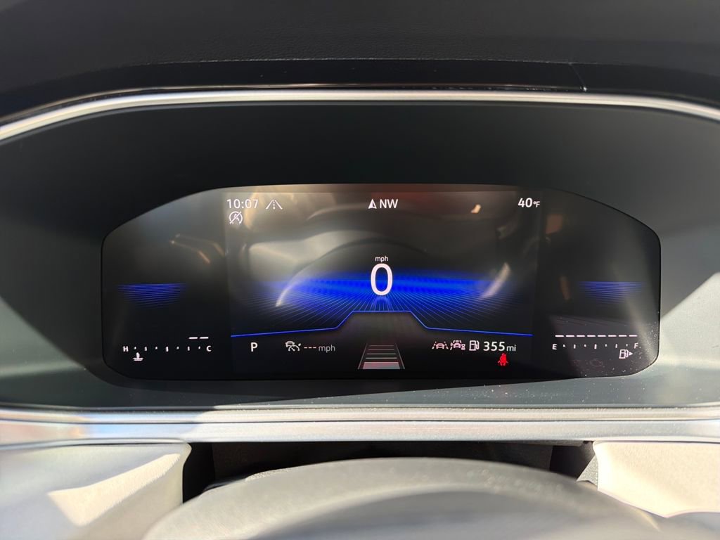 Certified 2025 Volkswagen Taos SE image 18