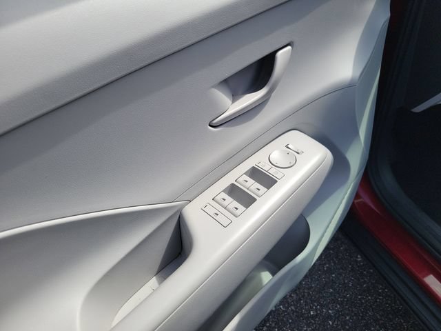 Used 2024 Hyundai Kona SEL AWD/4WD image 16