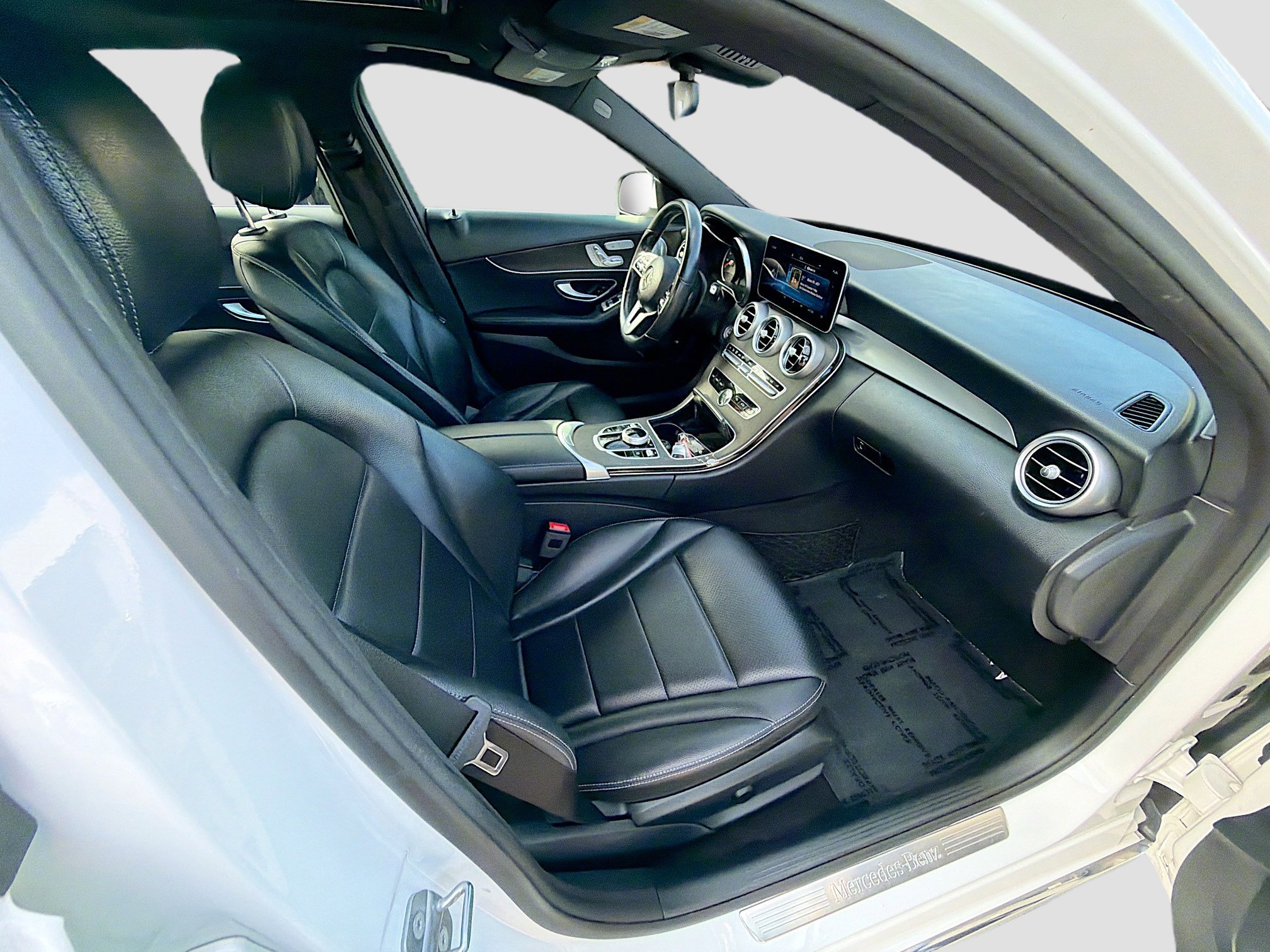 Used 2019 Mercedes-Benz C 300 Sedan image 29