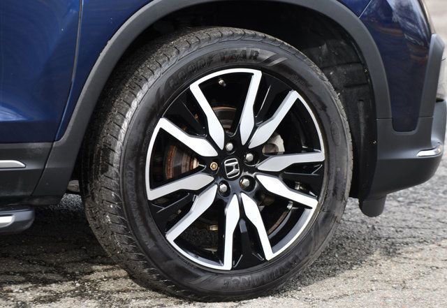 Used 2019 Honda Pilot Touring image 12