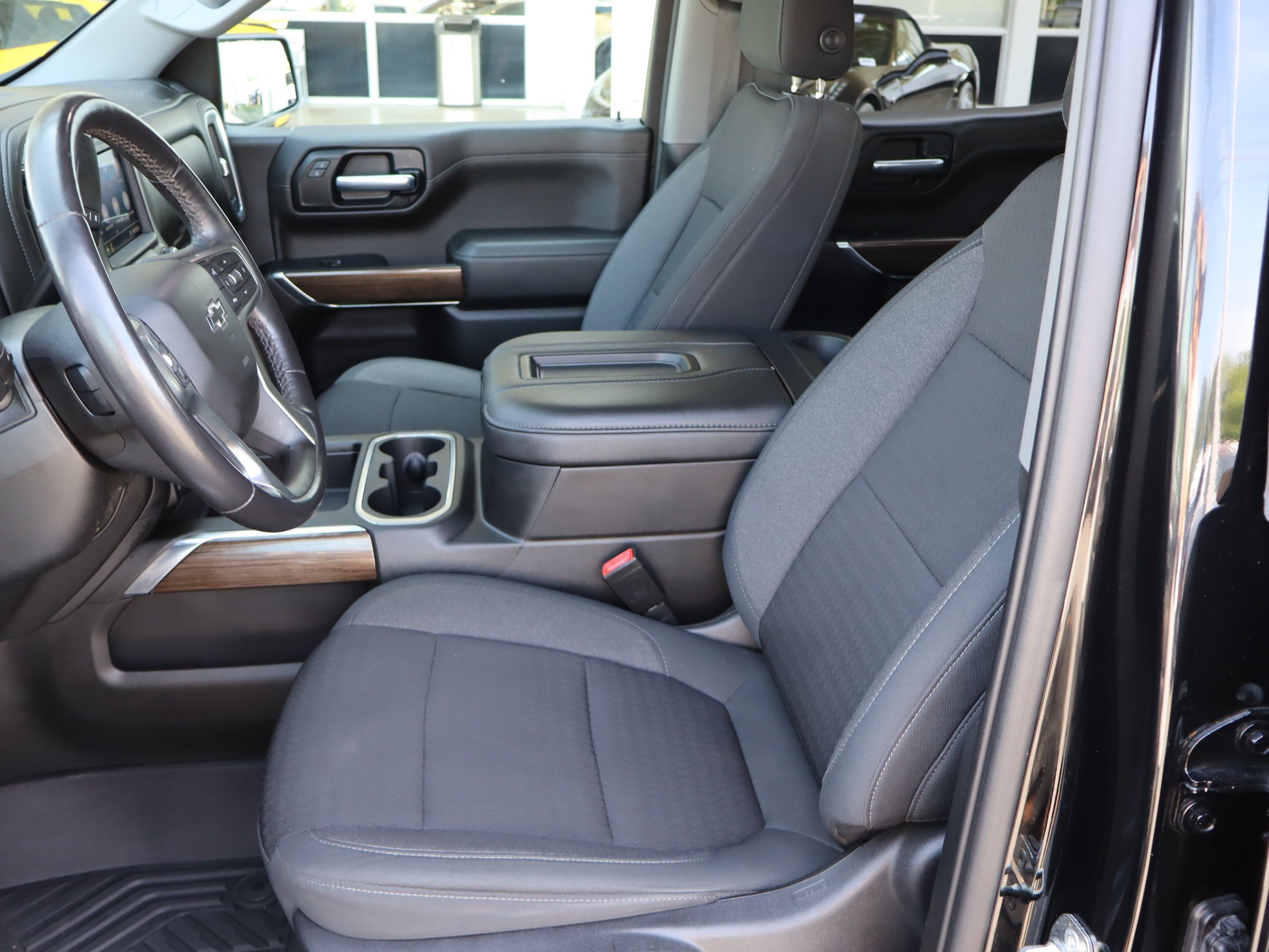 Used 2021 Chevrolet Silverado 1500 LT Trail Boss w/ Bed Protection Package AWD/4WD image 17