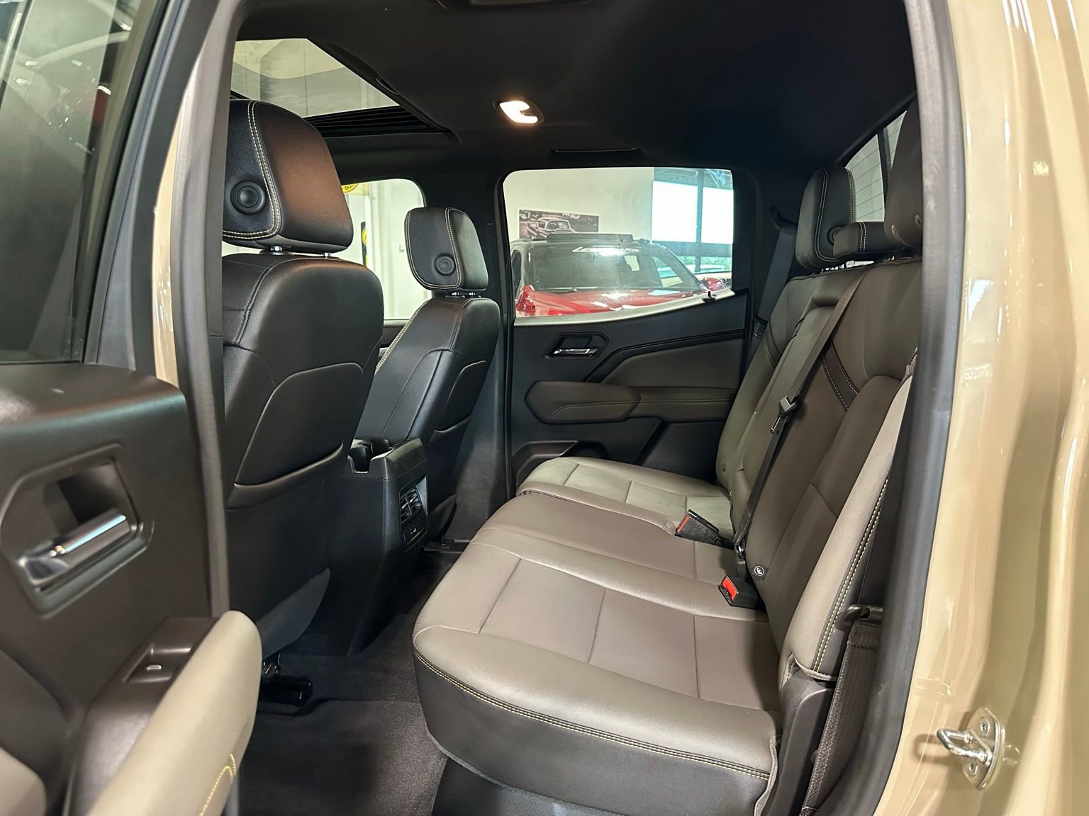 Used 2023 Chevrolet Colorado ZR2 w/ ZR2 Convenience Package III AWD/4WD image 36