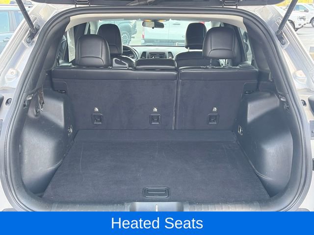 Used 2019 Jeep Cherokee Latitude Plus w/ Cold Weather Group AWD/4WD image 8