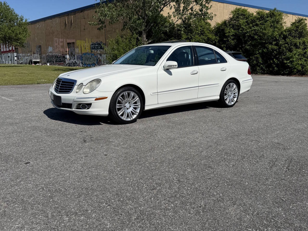 Used 2008 Mercedes-Benz E 350 4MATIC Sedan image 1