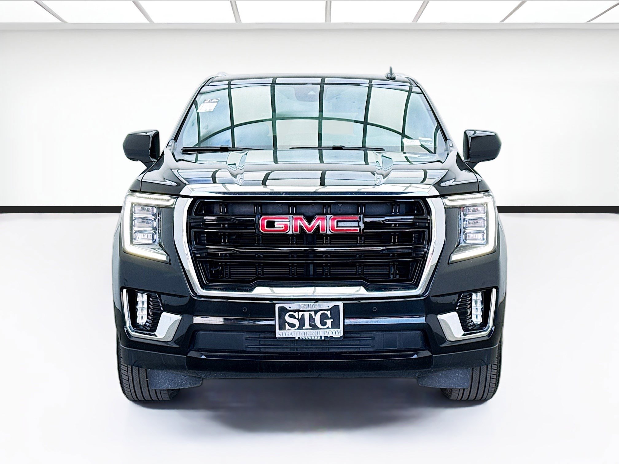 Used 2024 GMC Yukon SLE w/ Max Trailering Package image 2