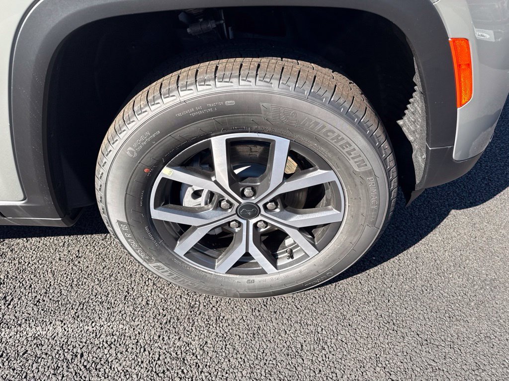 New 2027 Jeep Grand Cherokee Laredo X AWD/4WD image 9