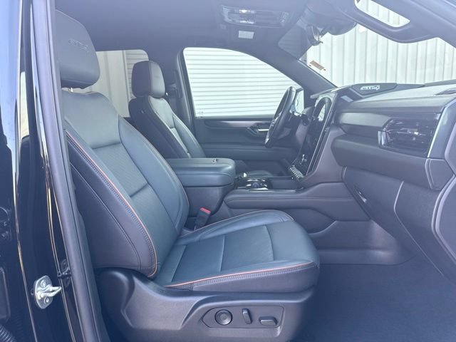Used 2025 GMC Yukon XL AT4 w/ AT4 Premium Package AWD/4WD image 23