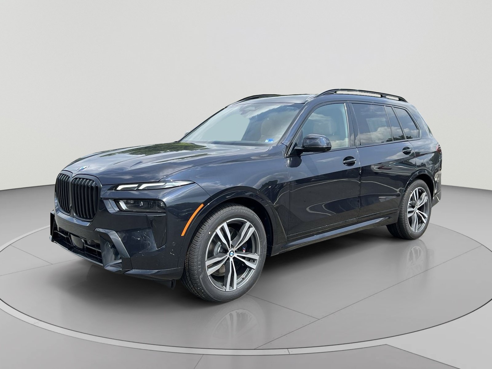 New 2027 BMW X7 xDrive40i w/ M Sport Package AWD/4WD image 1