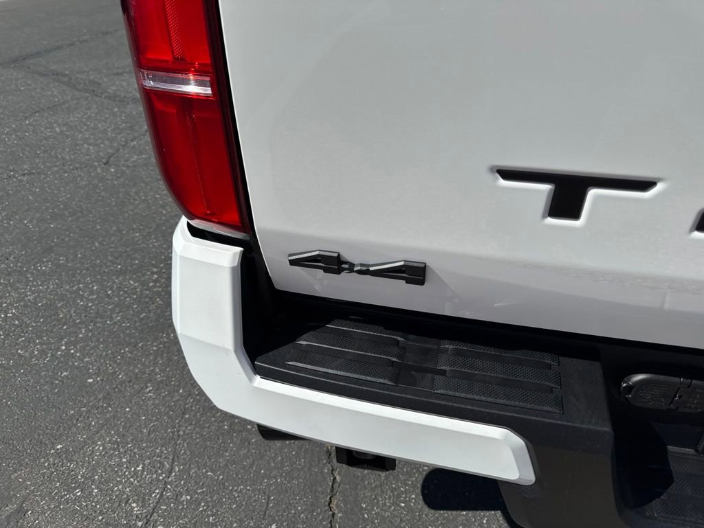 New 2026 Toyota Tacoma SR5 AWD/4WD image 4