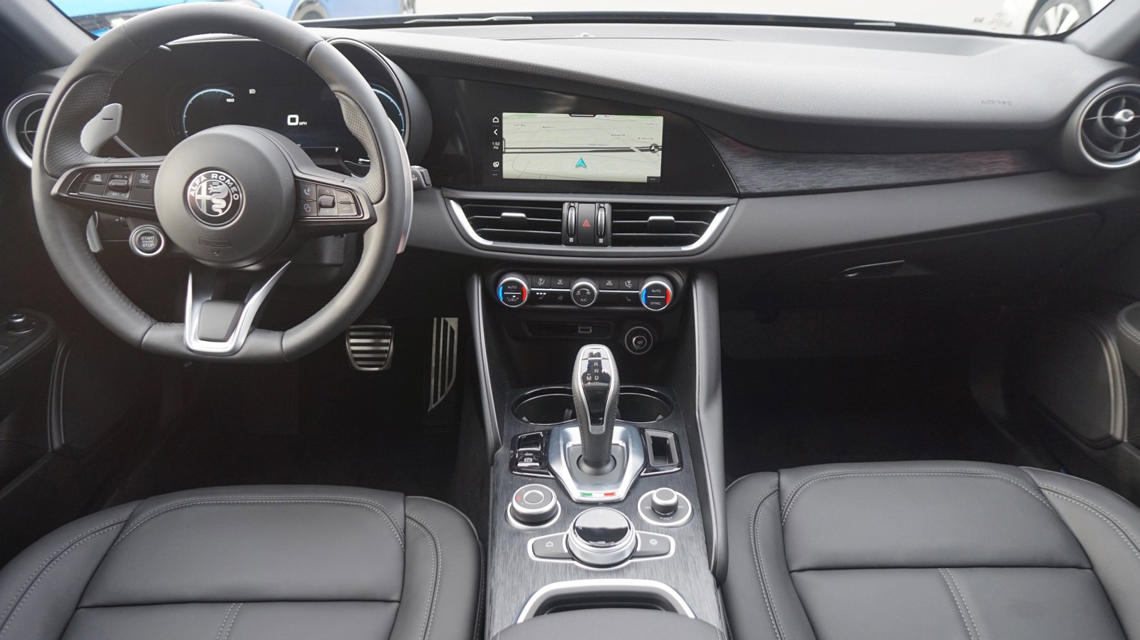 New 2024 Alfa Romeo Giulia Sprint image 2