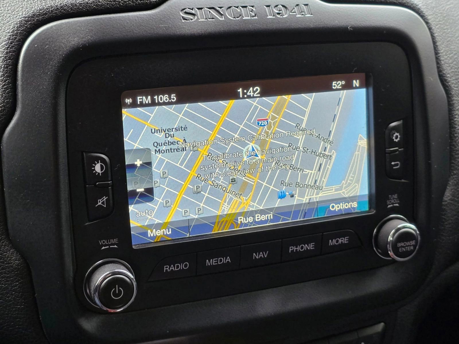 Used 2016 Jeep Renegade Trailhawk AWD/4WD image 27