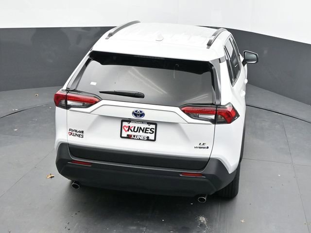 Used 2024 Toyota RAV4 LE AWD/4WD image 38