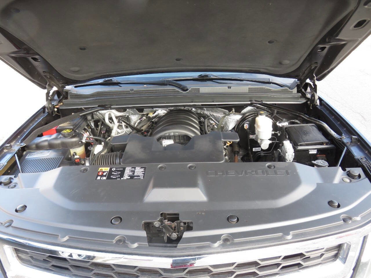 Used 2015 Chevrolet Suburban LT AWD/4WD image 38