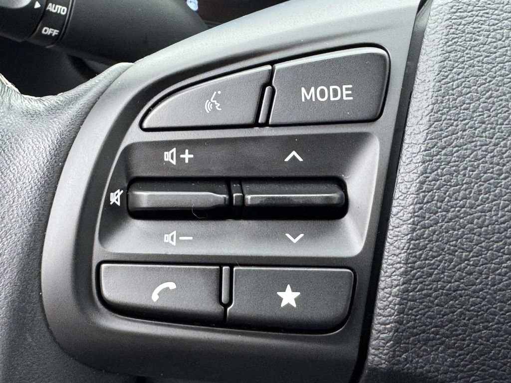 Certified 2026 Hyundai Venue SEL FWD image 20