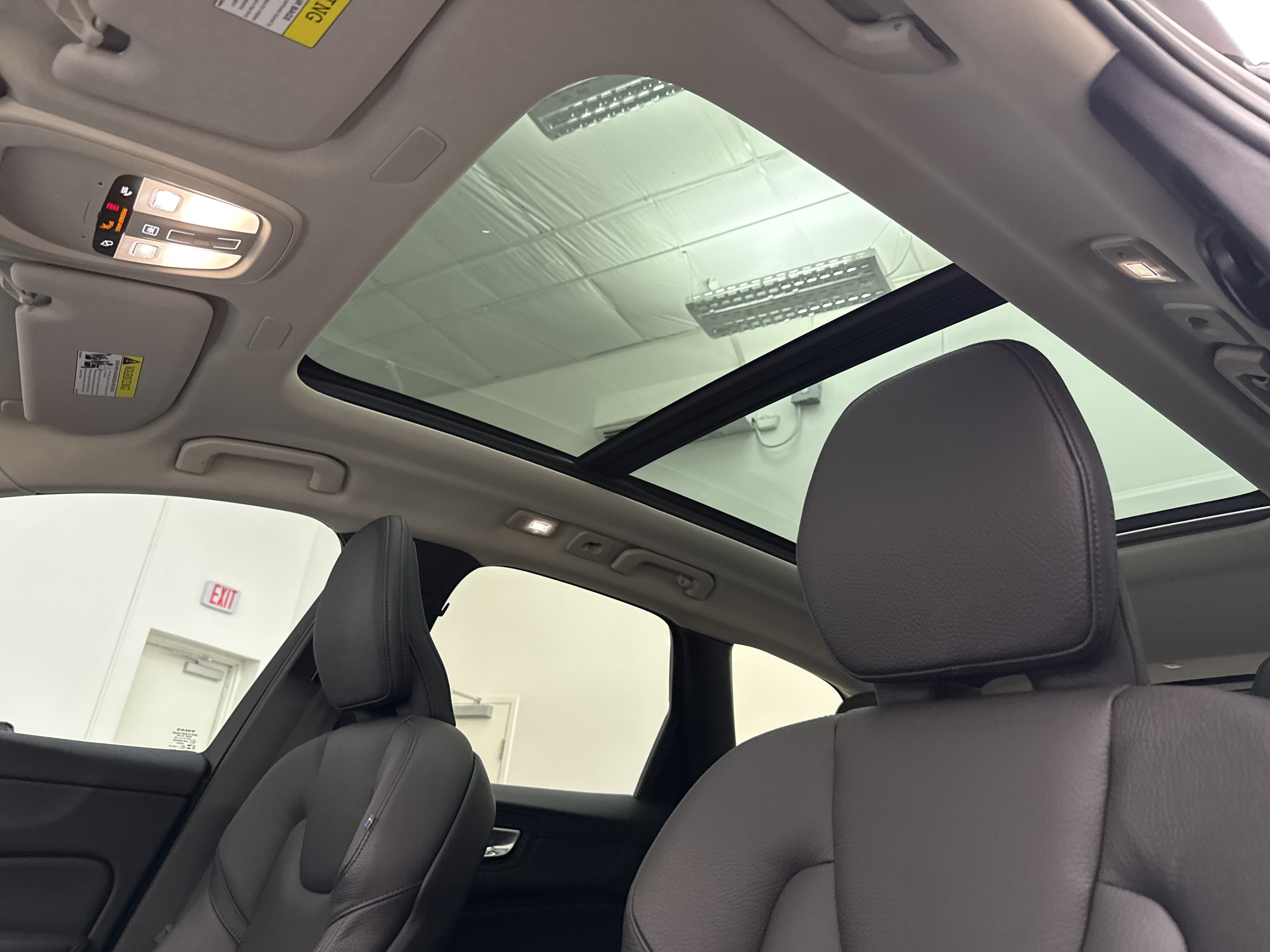 Certified 2023 Volvo XC60 B5 Plus w/ Climate Package FWD image 14