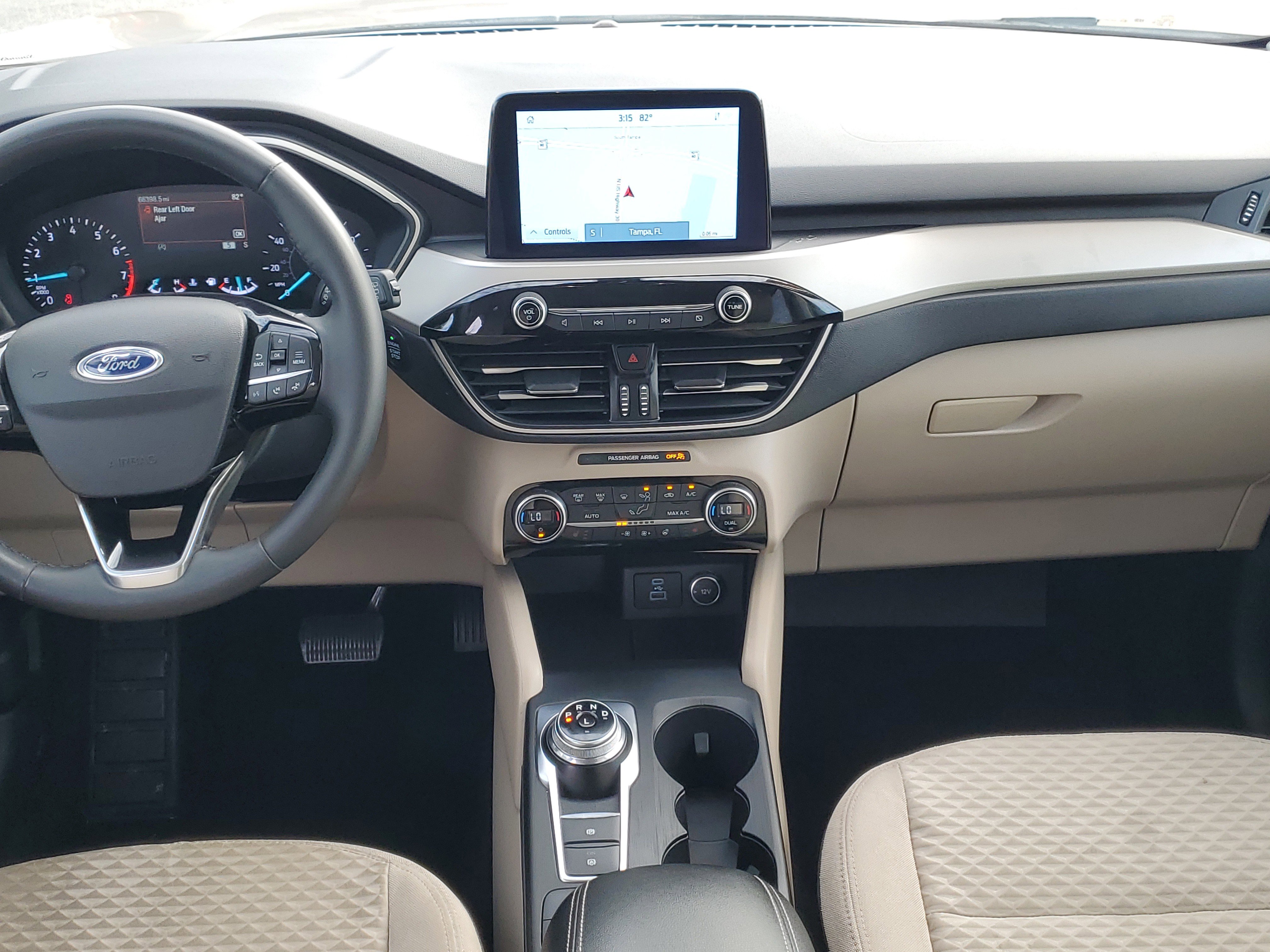 Used 2021 Ford Escape SE w/ SE Sport Appearance Package image 16