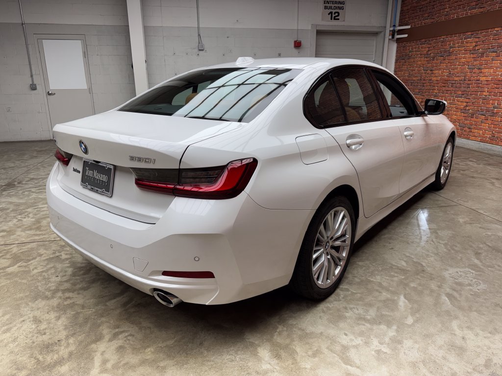 Certified 2023 BMW 330i xDrive Sedan w/ Premium Package AWD/4WD image 5