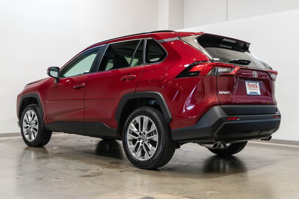 Used 2023 Toyota RAV4 XLE Premium AWD/4WD image 7