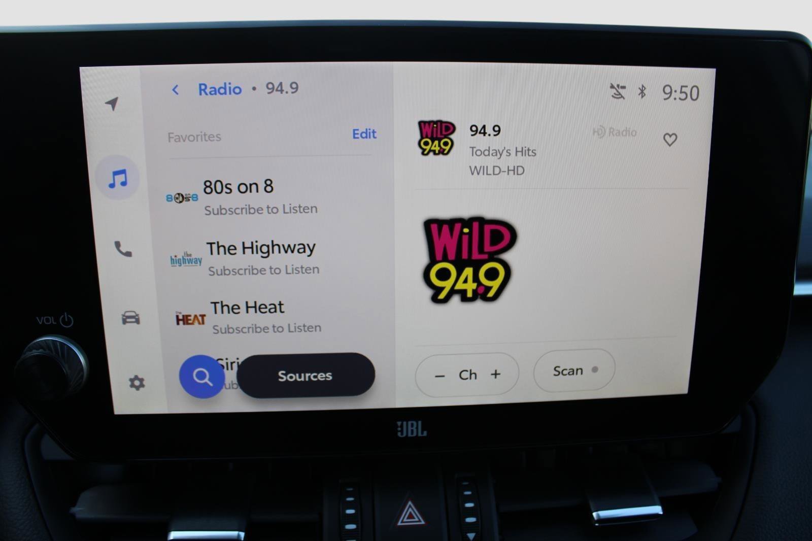 Used 2024 Toyota RAV4 Limited image 17