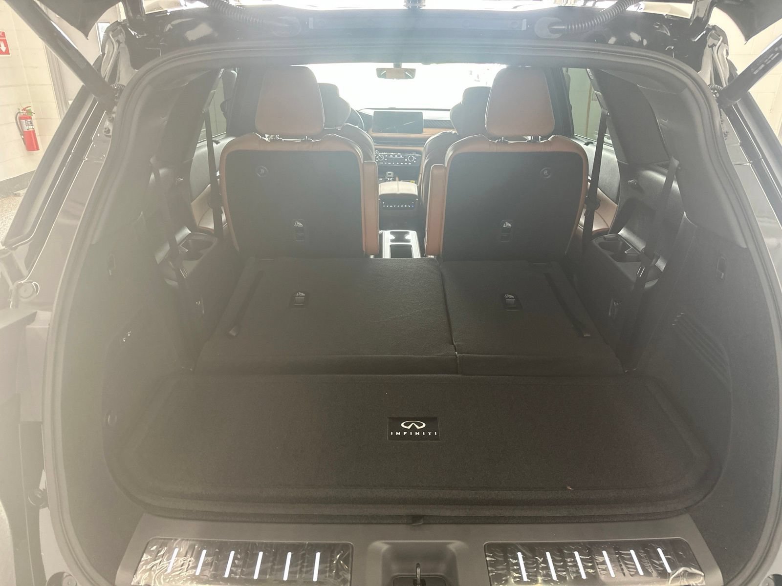 New 2027 INFINITI QX60 Autograph w/ Dark Cargo Package AWD/4WD image 12