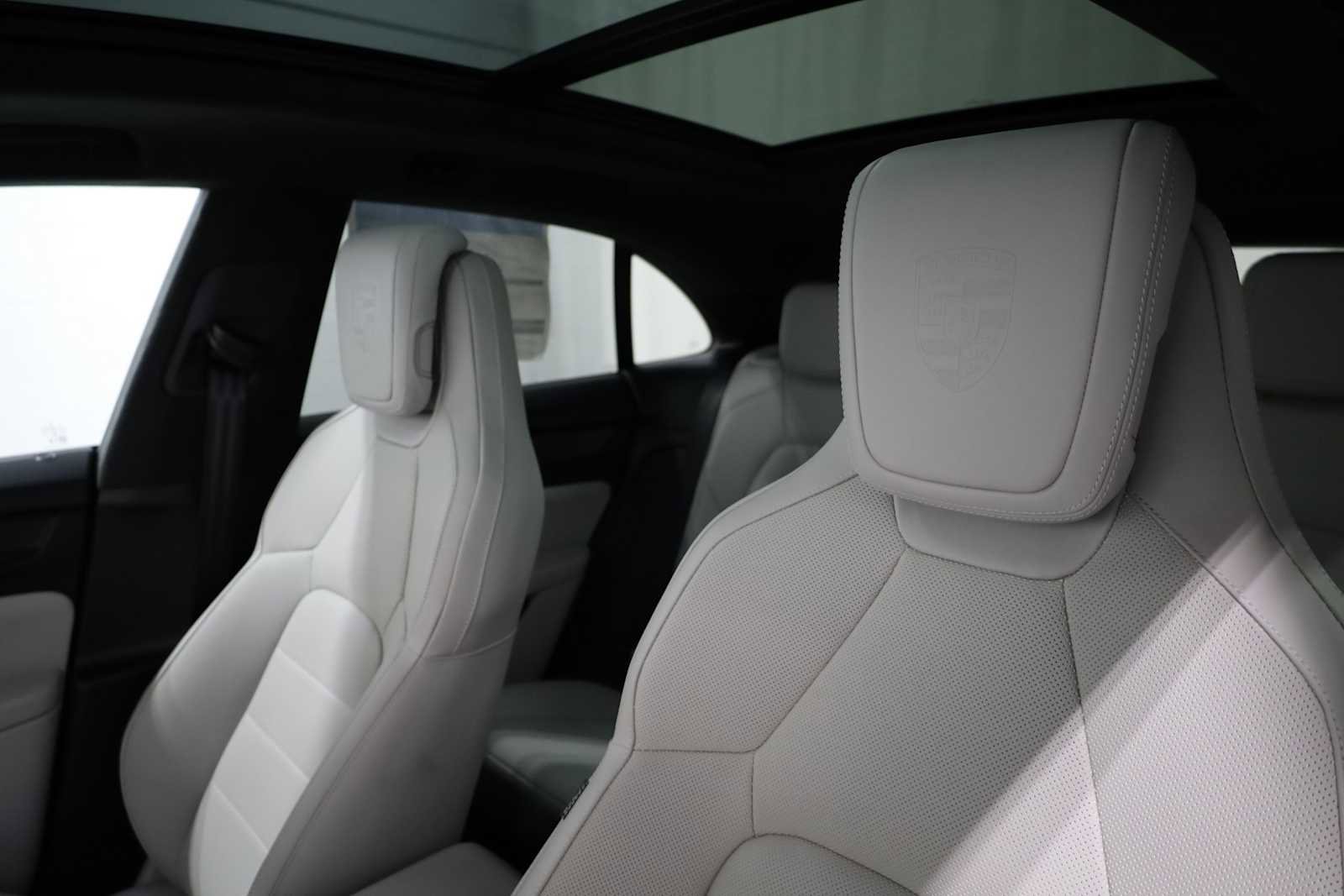 New 2025 Porsche Macan Turbo Electric image 18