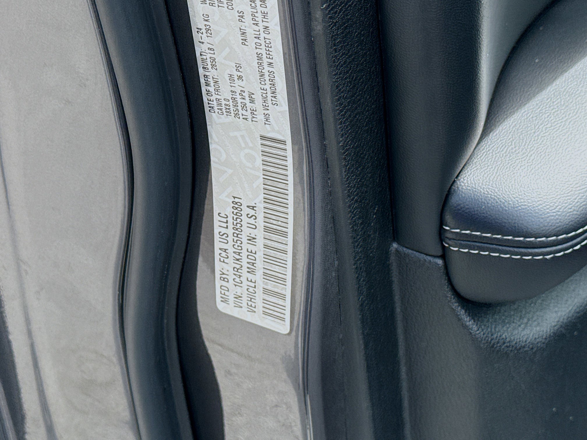 Used 2024 Jeep Grand Cherokee L Laredo image 37