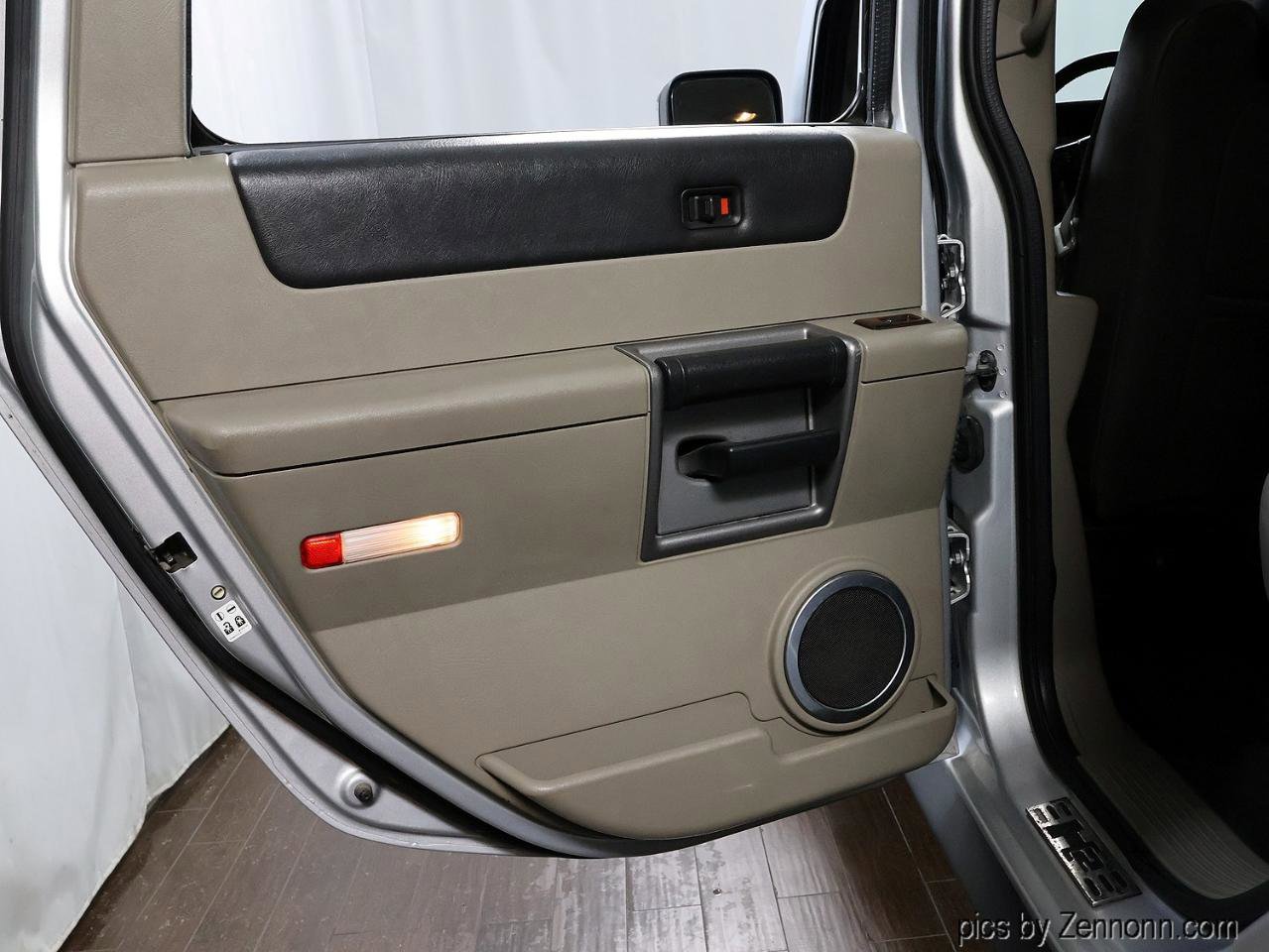 Used 2003 HUMMER H2 w/ Preferred Equipment Group image 20