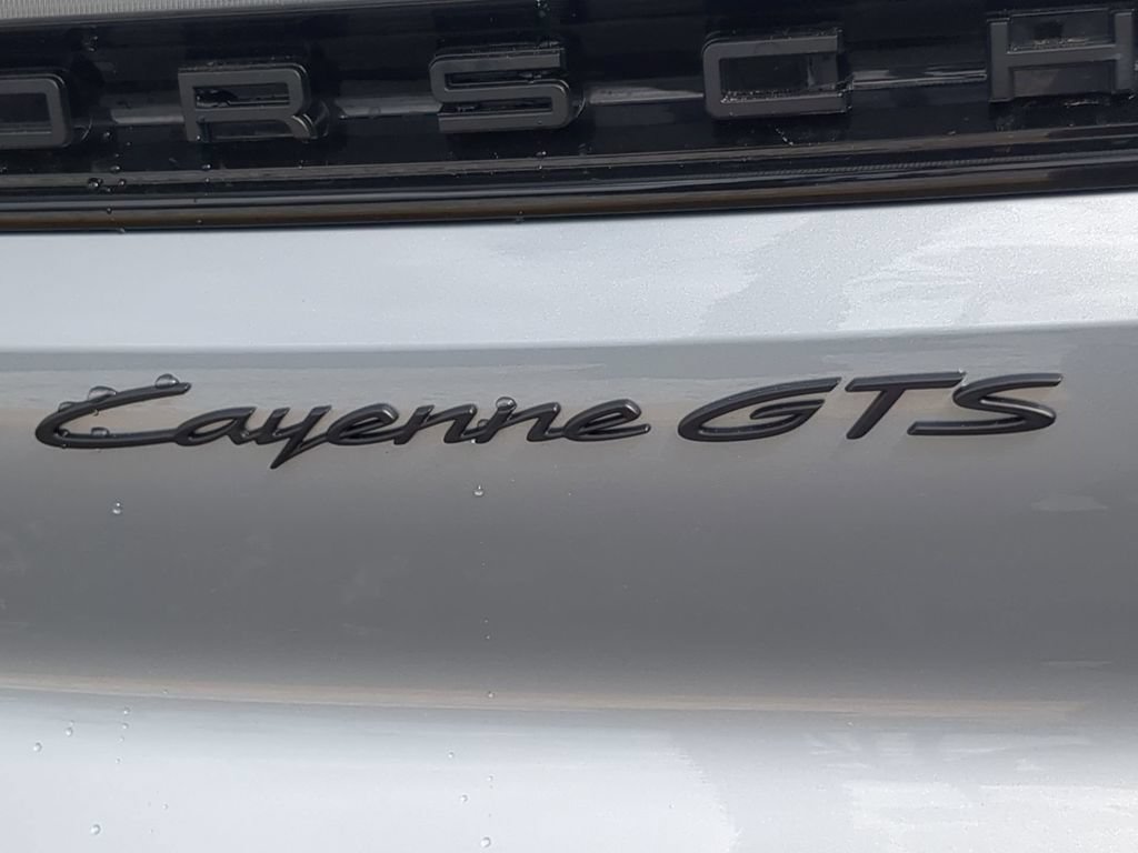 Used 2025 Porsche Cayenne GTS AWD/4WD image 11