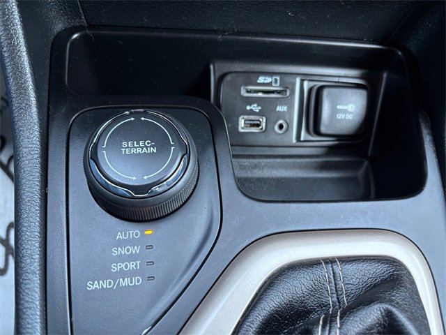 Used 2017 Jeep Cherokee Altitude image 17