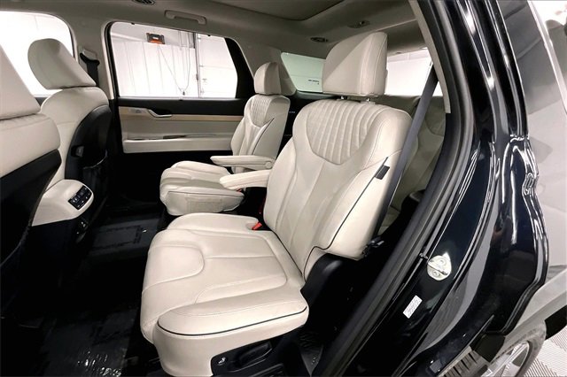 Used 2024 Hyundai Palisade Limited image 21