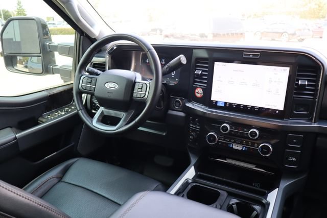 Used 2025 Ford F250 Lariat AWD/4WD image 11